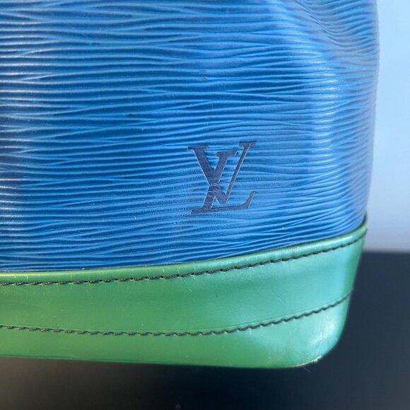 Louis Vuitton 1992 Vintage Bi-Color Epi Leather Petit Noé Bucket Bag - Preowned - Picture 12 of 16
